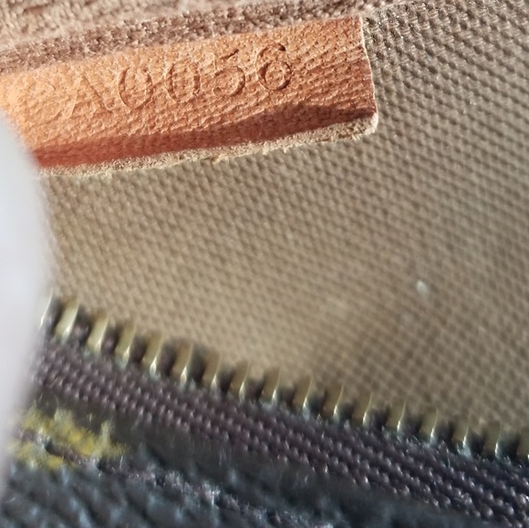 Authentic Louis Vuitton bag - Picture 6 of 7